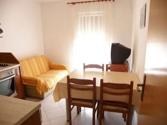 Srećko - Close to Center With Terrace - A2