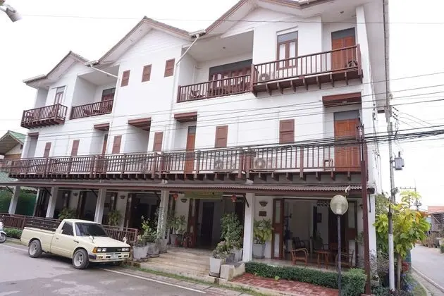 Sri Chiangkhan Hotel