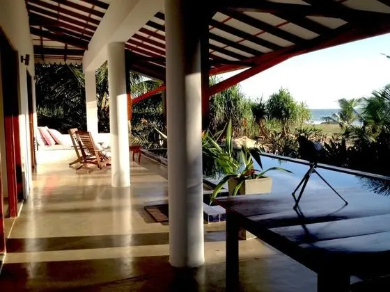 Sri Lanka Beach House Hotel - Havuz