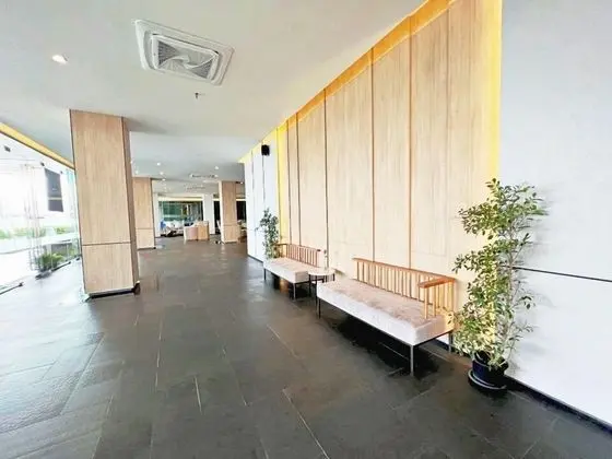 The Srivaree Airport Hotel - Lobi