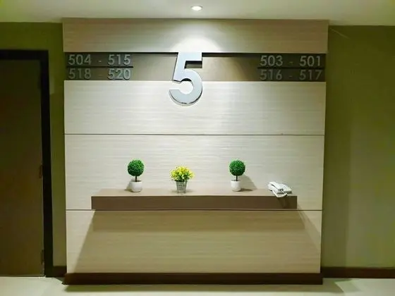 Srivichai Hotel - İç Mekan