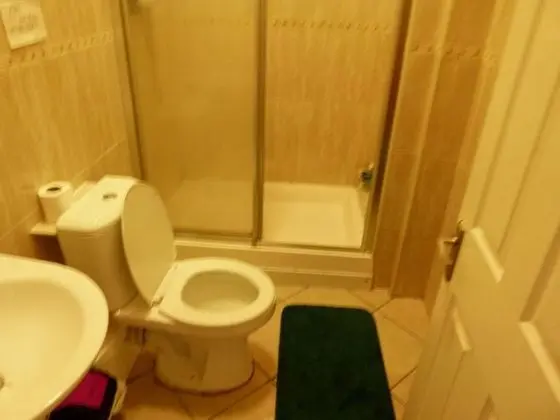SS Property Hub - Family Apartment Barons Court - Banyo Tipleri