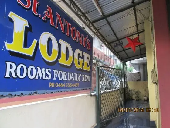 St.Antonys Lodge Ernakulam Market - Dış Mekan