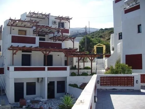 St. George Studios - Dış Mekan