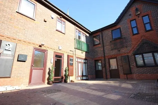 St Giles Court