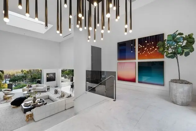 St Ives Modern - Lobi