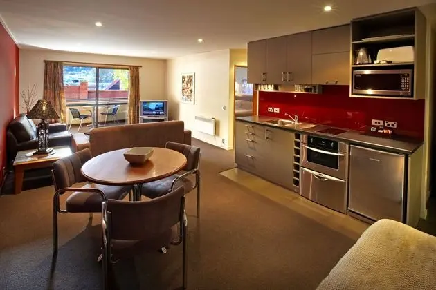 St James Apartments - Mutfak