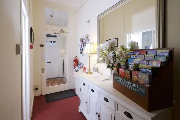 St Johns Guest House - Lobi
