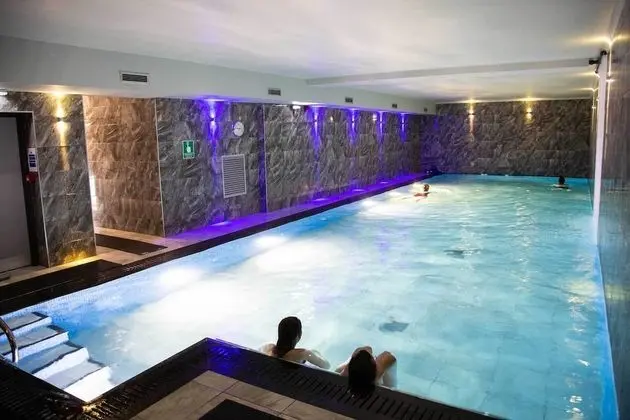 St John's Lodge (incl off-site health club) - Havuz