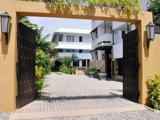 St. Lachlan Hotel & Suites - 1