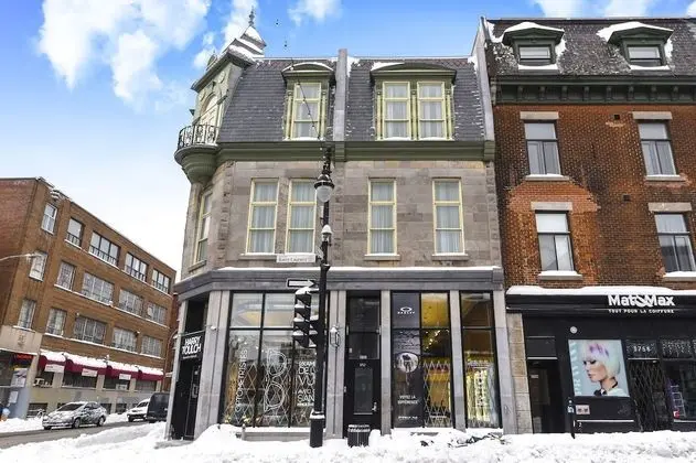 St Laurent Apartments