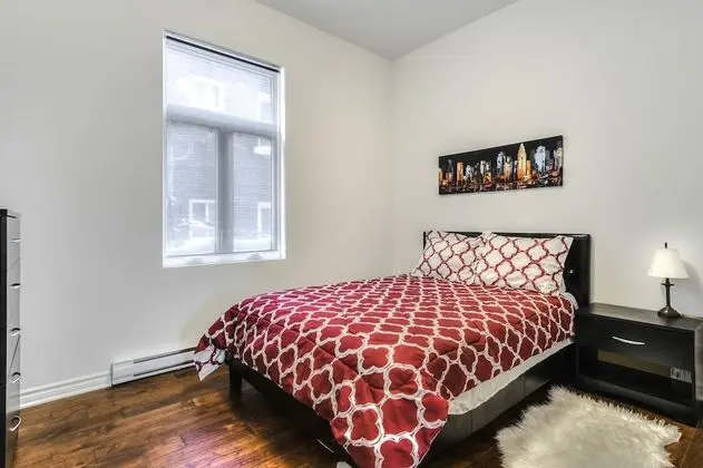 St Laurent Apartments - Oda