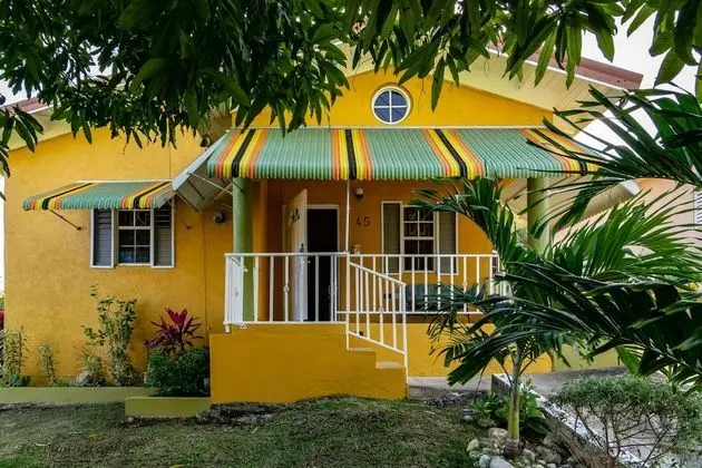 St Mary Mins Away From Ocho Rios 2 bed Ocean View Villa