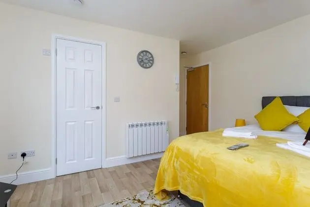 St Mary's Modern Central Huge Studio Apartments - Oda