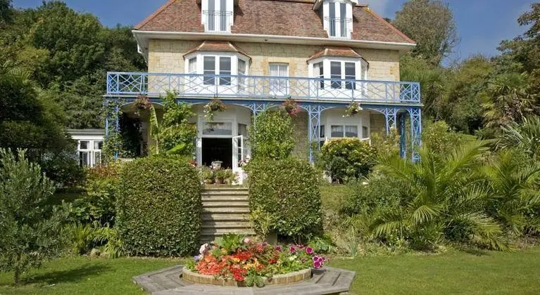 St Maur