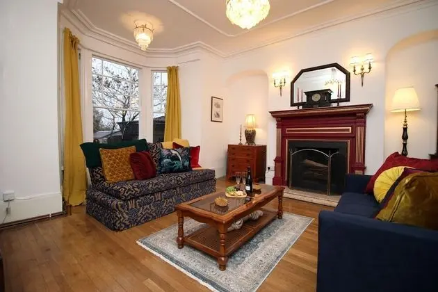 St Paul's View Apt 2 by Tŷ SA
