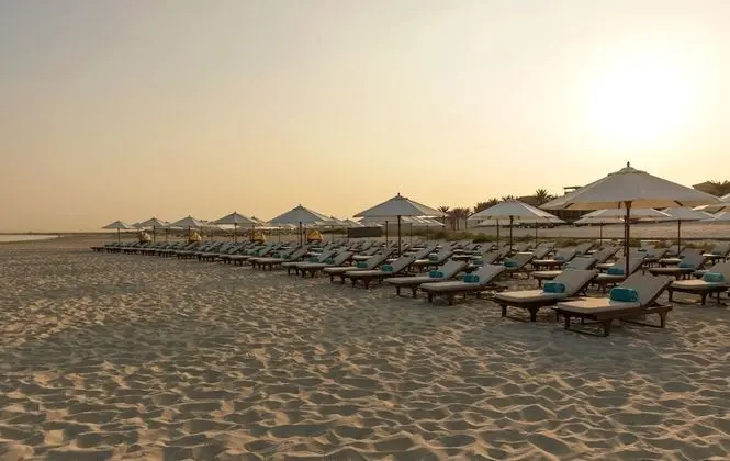 The St. Regis Saadiyat Island Resort, Abu Dhabi - Plaj