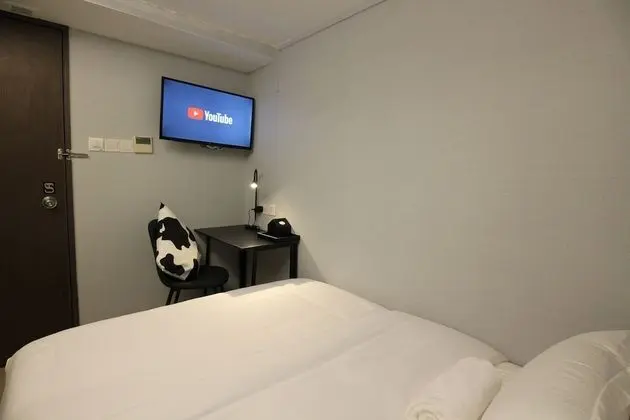 ST Signature Bugis Beach, 5 hours: 9am - 2pm - SG Clean, Staycation Approved - Oda