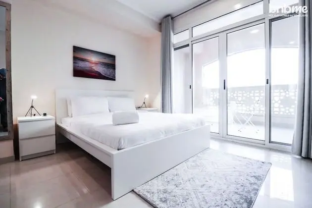 St-Spring Oasis Tower-124 by bnbme homes