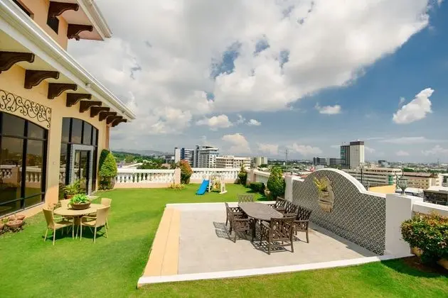Sta. Barbara Residence Hotel