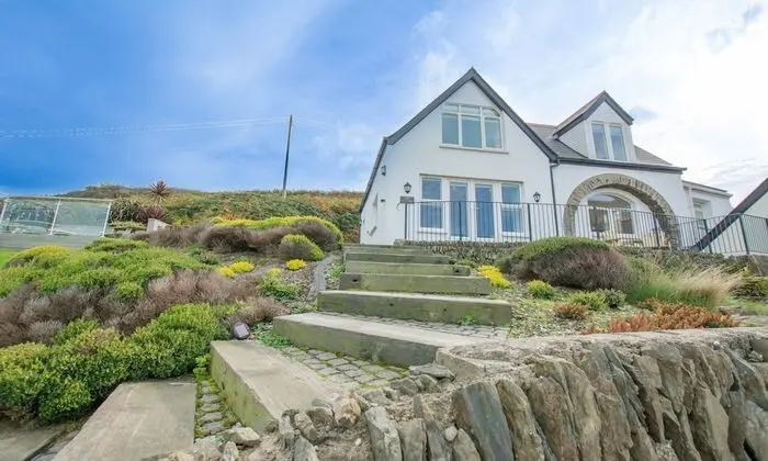 Stables Croyde 4 Bedrooms, Sleeps 8, Sea & Beach Views