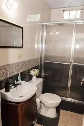 Stacys Place St James Ground Floor 2 Bedroom - Banyo Tipleri