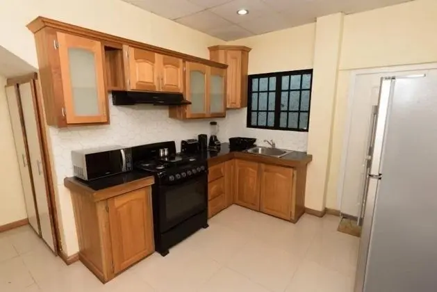 Stacys Place St James Studio Apartment - Mutfak