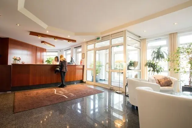 Hotel Stadt Norderstedt - Lobi