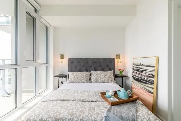 Stallion Suites - Entertainment District - Oda