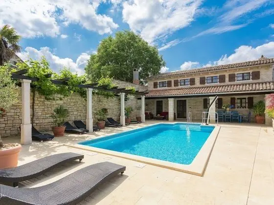 Stancija Dujuni Sveti Petar u umi