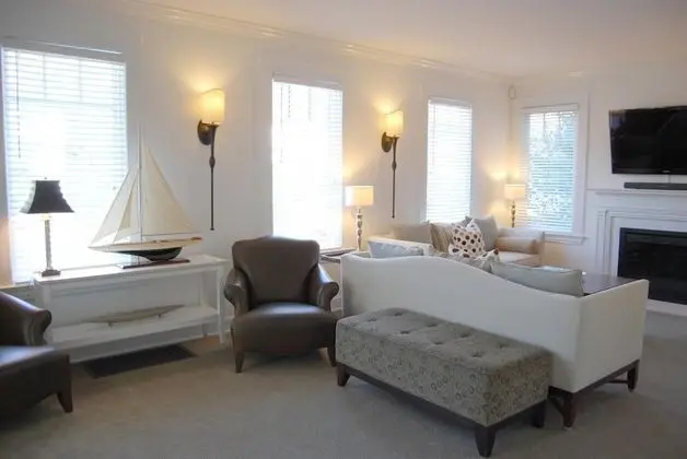 Standish House 3BR 2 5BA A - Includes Bi-weekly Cleanings