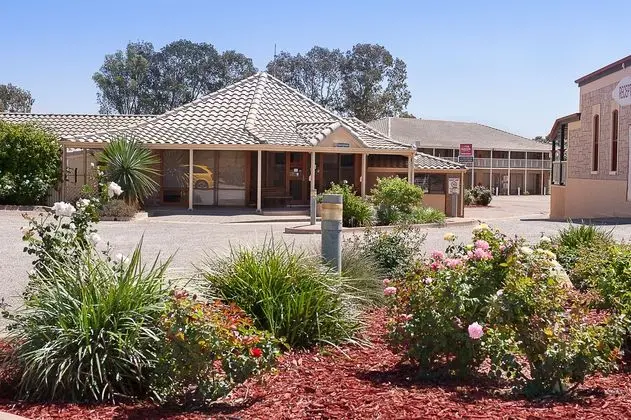Standpipe Golf Motor Inn