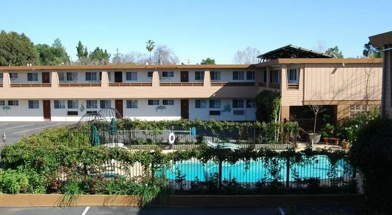 Stanford Motor Inn