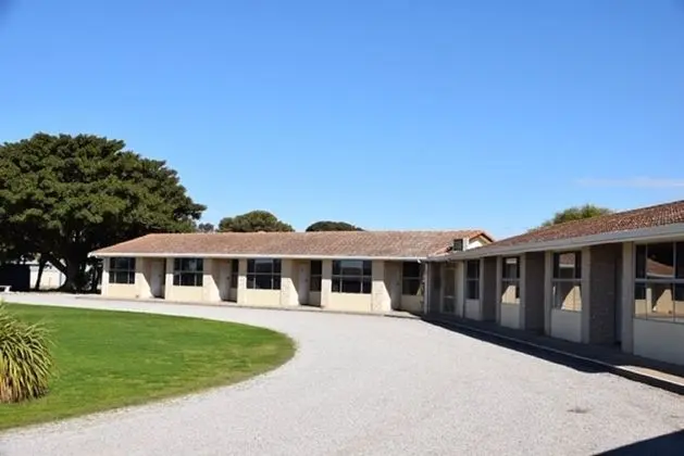 Stansbury Holiday Motel - Dış Mekan