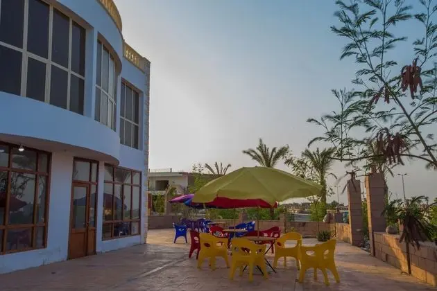 Star House - Dış Mekanlar