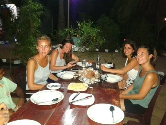 Star Rest Beach Hotel Arugambay - Yerinde Yemek