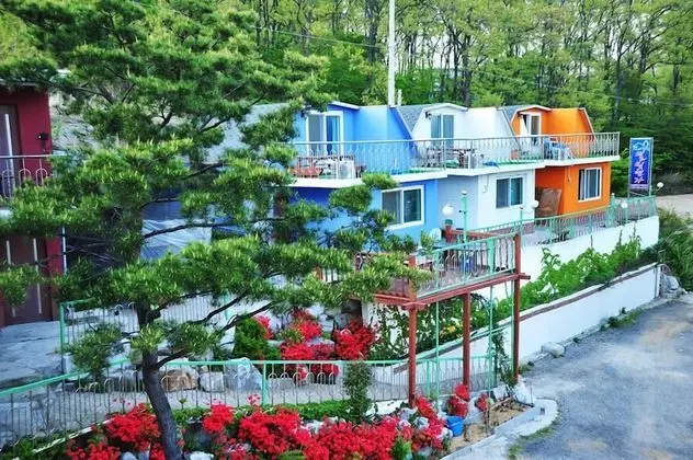 Star Song Pension