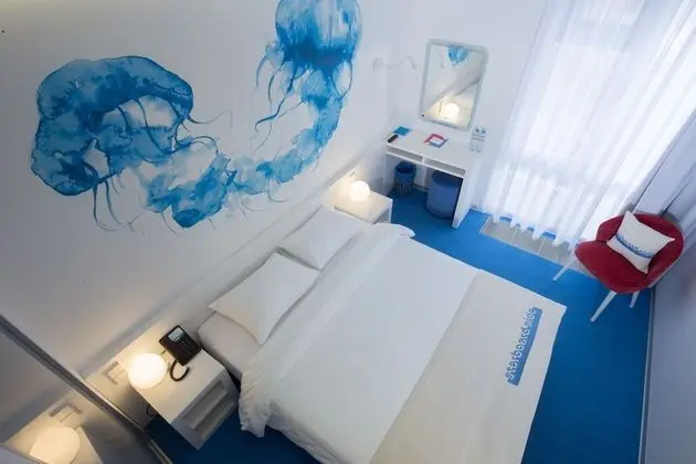 Starboard Side Hotel - Öne Çıkan Resim