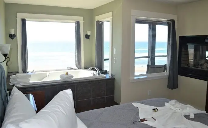Starfish Manor Oceanfront Hotel - Oda
