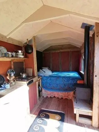 Stargazer Shepherds Hut. A Warm and Cosy Getaway - Oda