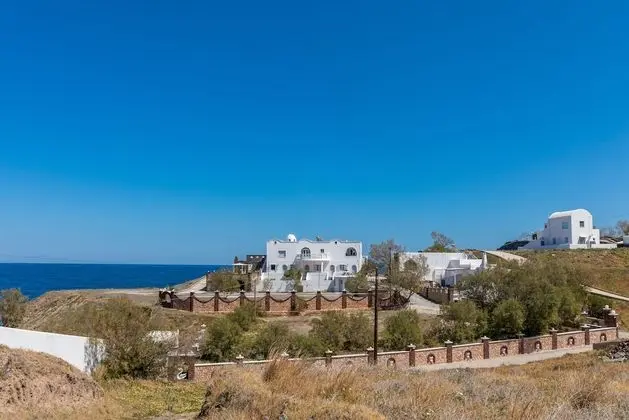 Starlight Luxury Seaside Villa & Suites