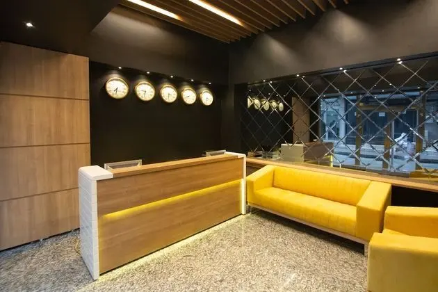 Staron Otel - Lobi