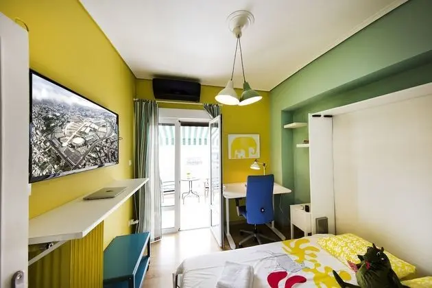 Startupper's Pad in real Athenian n.hood by VillaRentalsgr