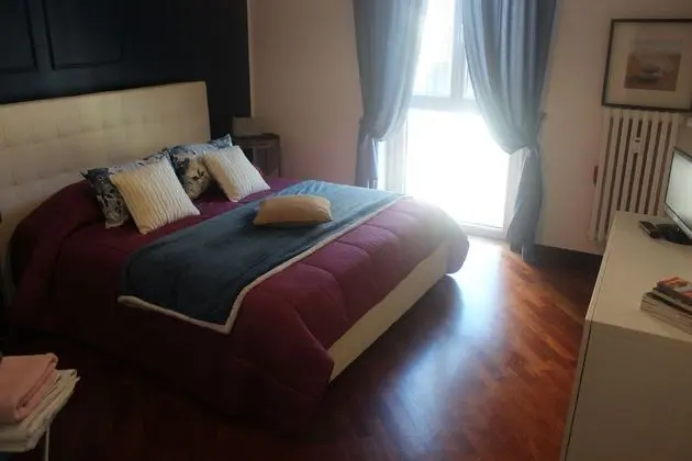 Stasera A Casa Da M.e.