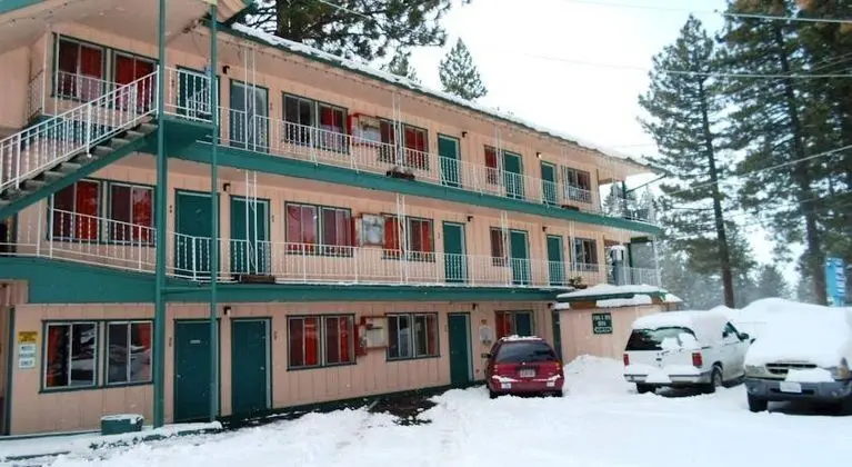 Stateline Economy Inn & Suites