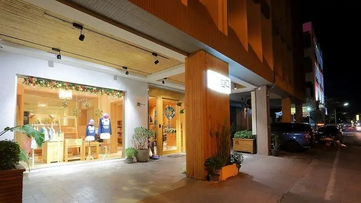 Station 100m B&B