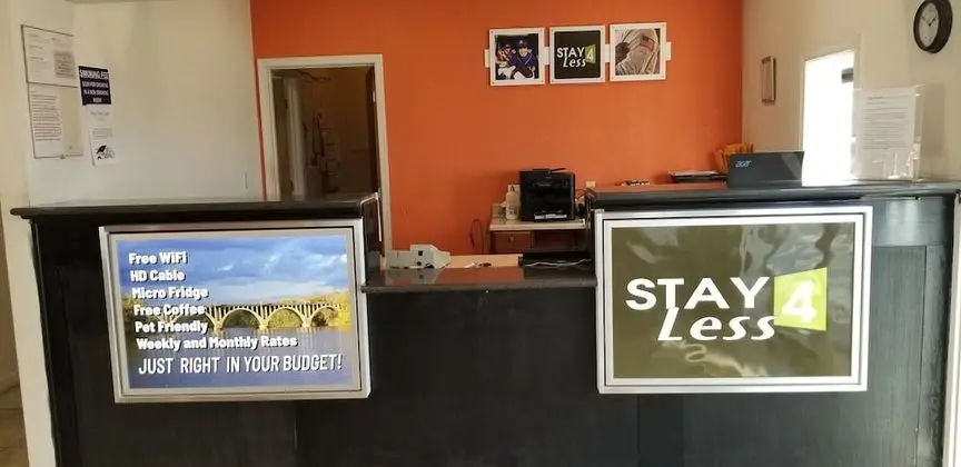 Stay 4 Less - Lobi
