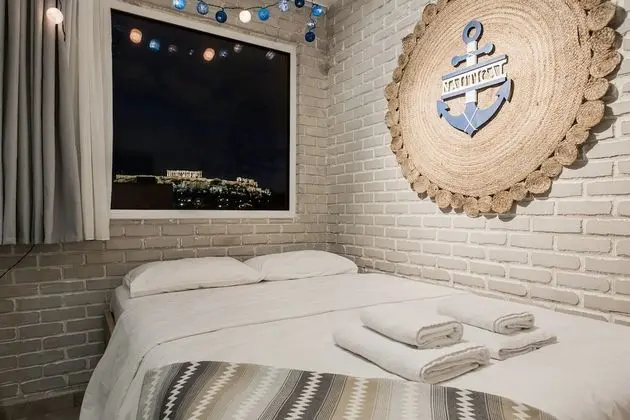 To stay Aristofanous