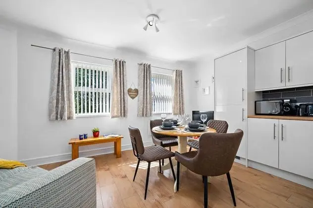 Stay In Cardiff Canton St. John's Court Apartment - Oda Düzeni