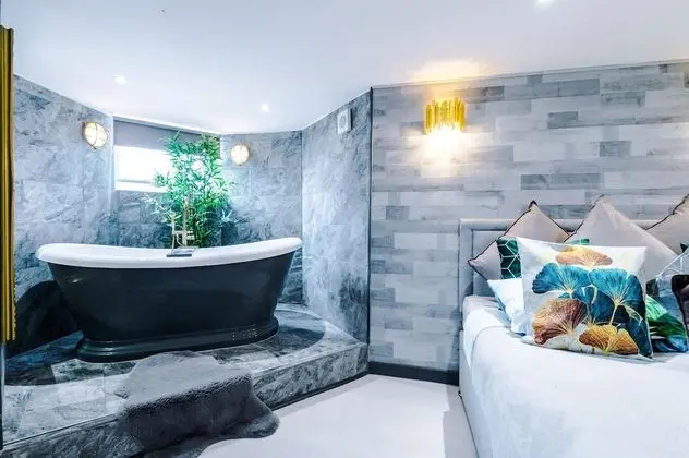 Stay With Empire- Dickson Road - Öne Çıkan Resim
